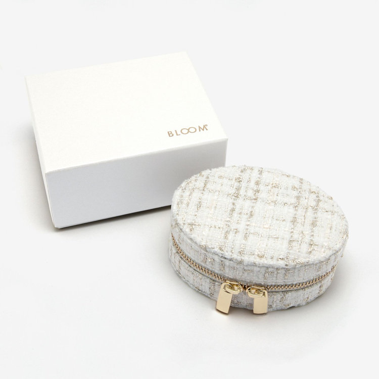 BLOOM · 2026 WINTER · 1101-0135-0019 · 닫힌 외관