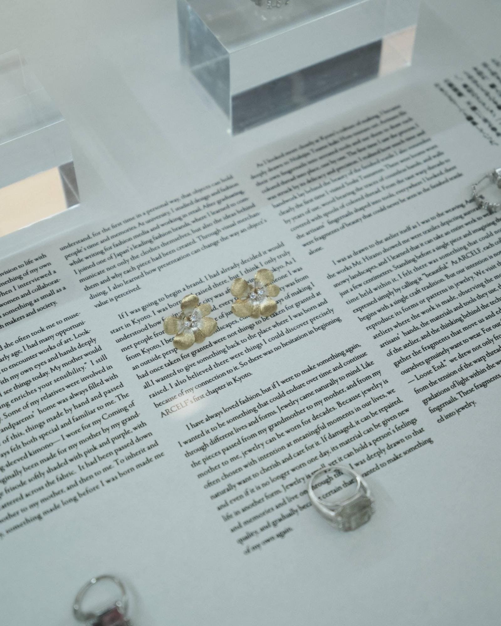 Closer view of gold-colored and silver-colored pieces in Paris.